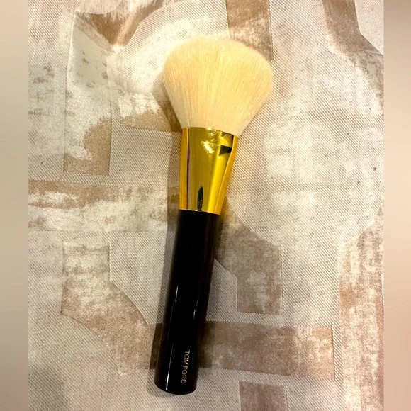 TOM FORD beauty ブロンザーブラシ05 Tom Ford Bronzer Brush – Tom Ford – bluemercury